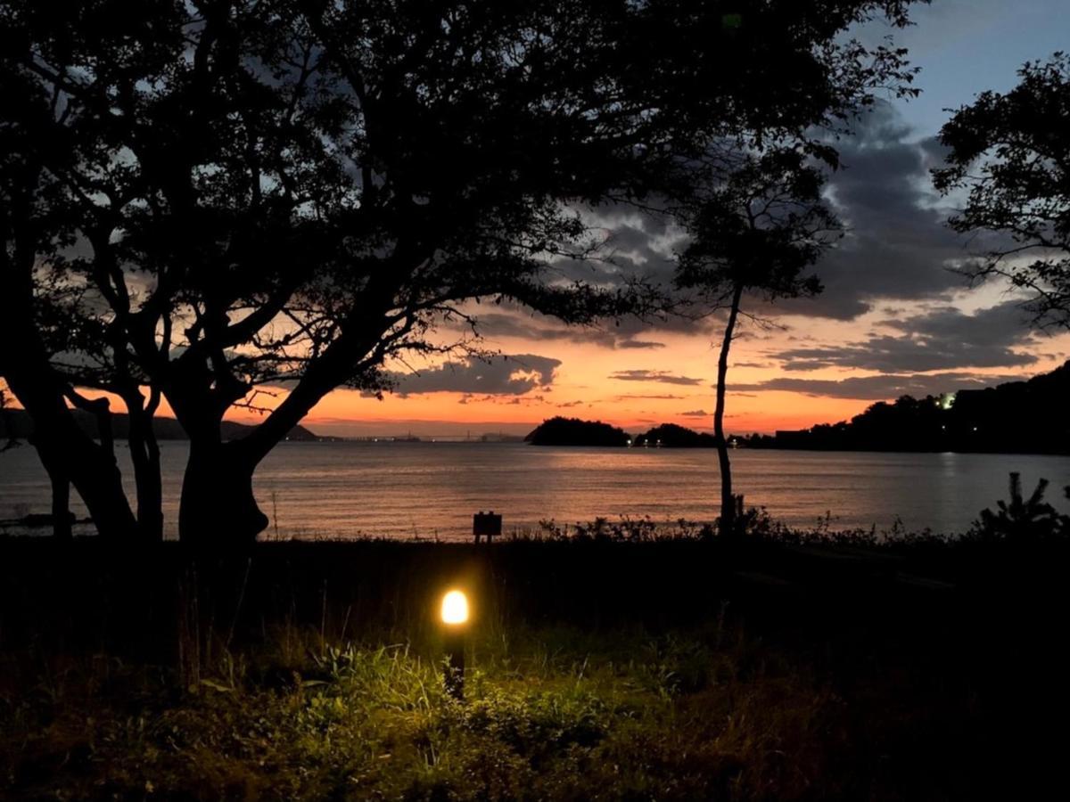 直島町ふるさと海の家 つつじ荘 -Seaside Park Stay Tsutsujiso- Buitenkant foto