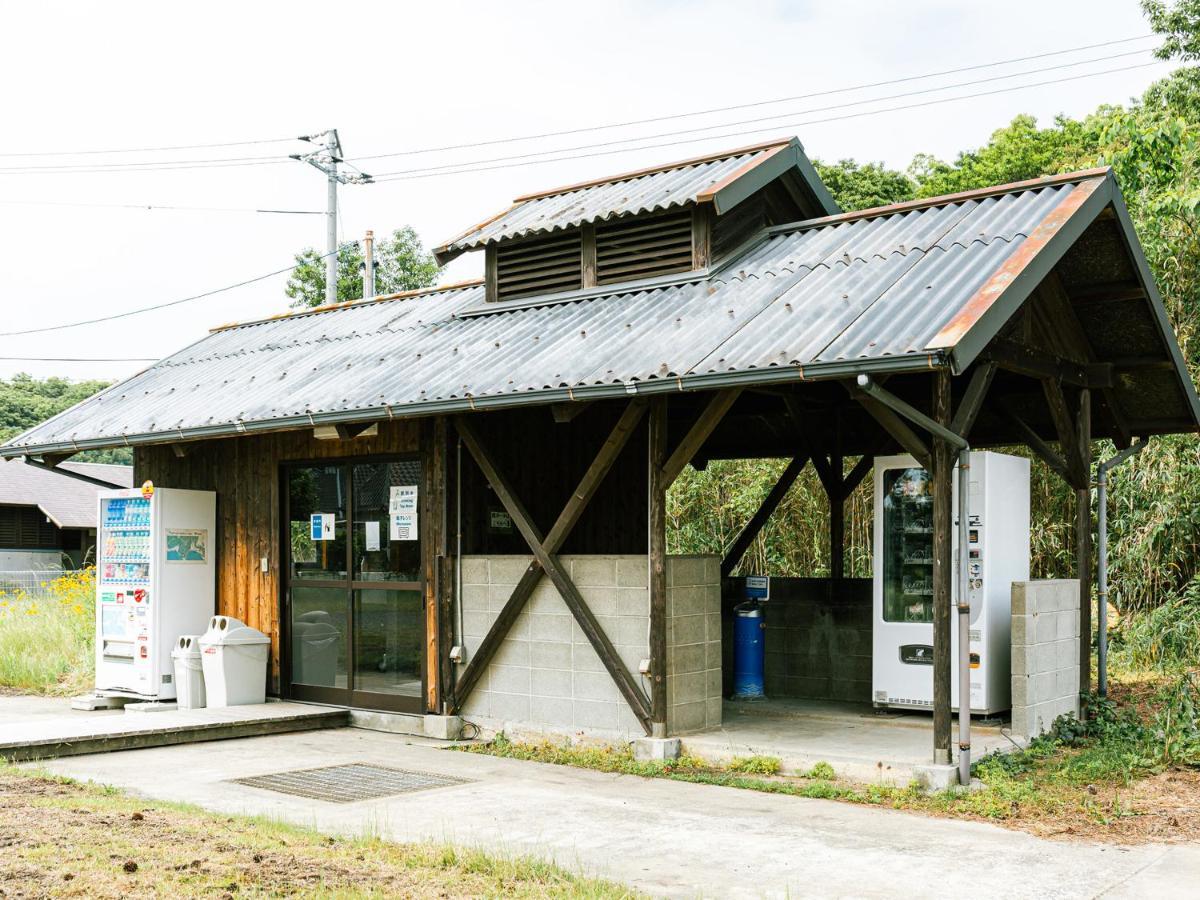 直島町ふるさと海の家 つつじ荘 -Seaside Park Stay Tsutsujiso- Buitenkant foto